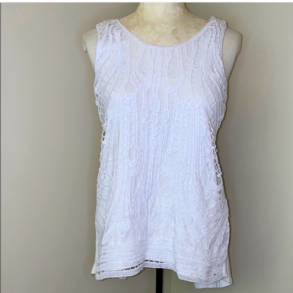 Saks Fifth Avenue Tops - Saks Fifth Avenue white crocheted knit top—Sz S